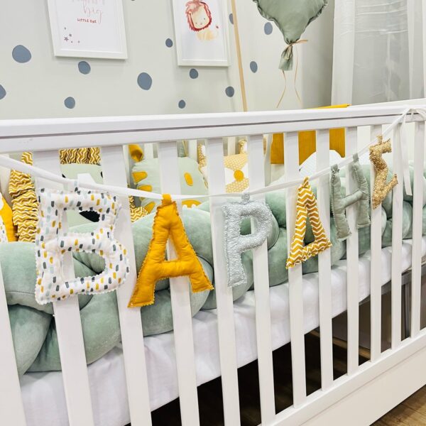 γιρλάντα με όνομα μέντα με ώχρα