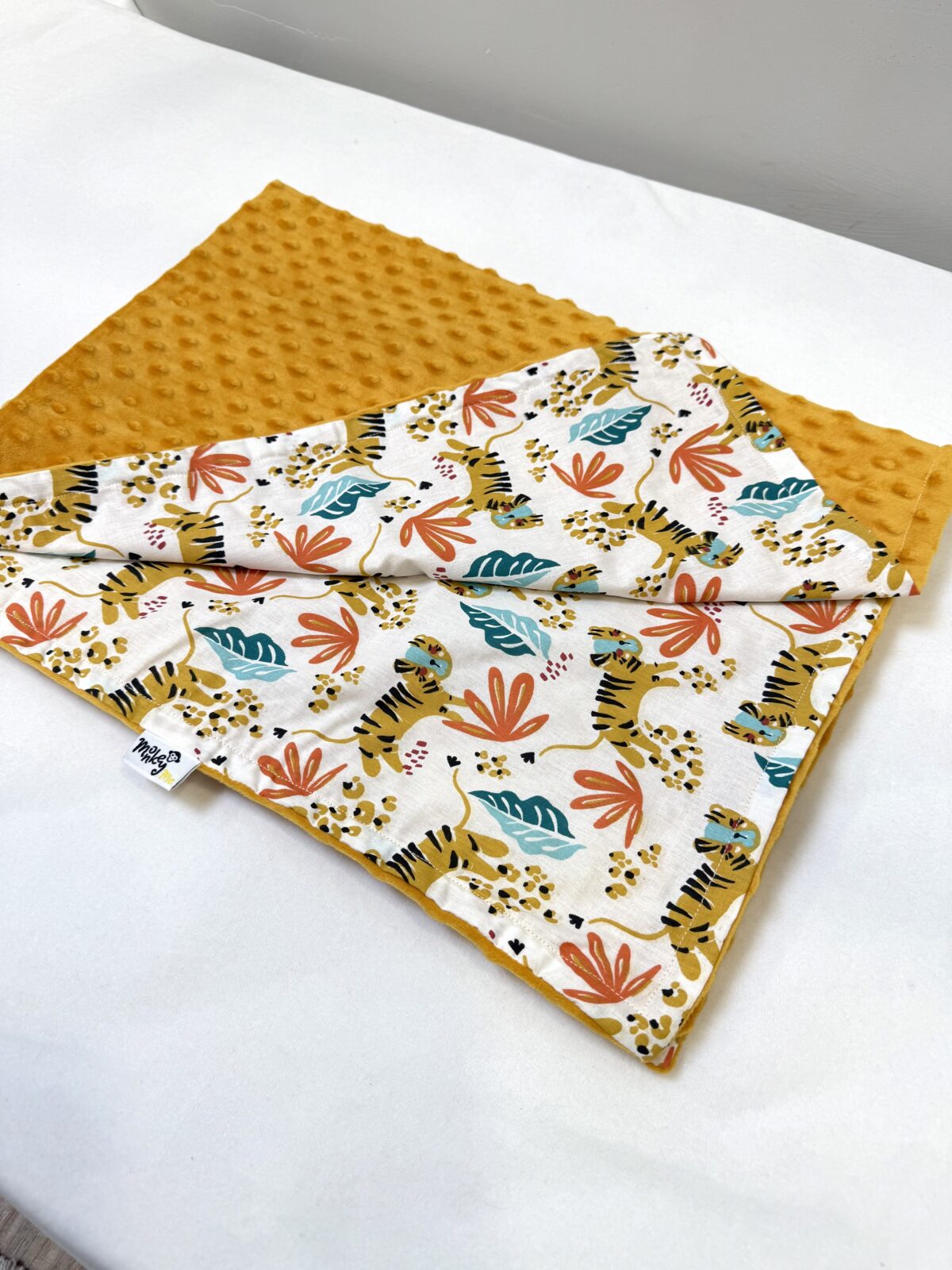 βρεφική κουβέρτα minky βελούδινη ώχρα με τίγρεις