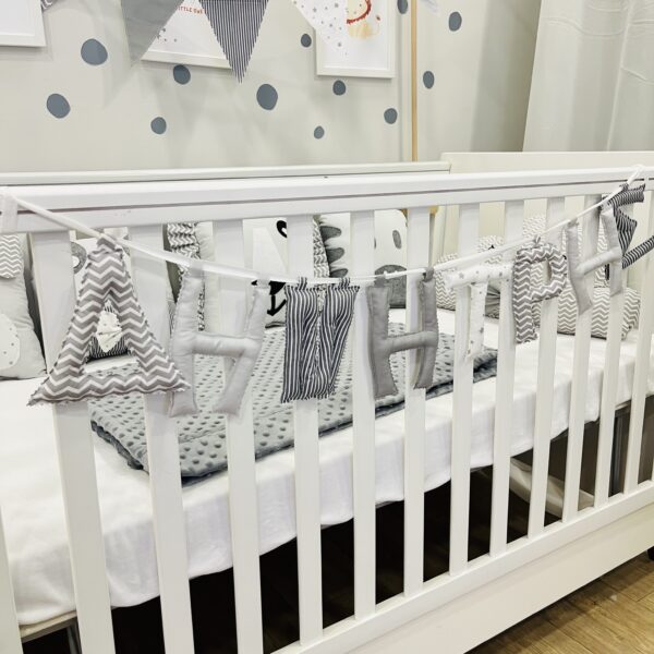 γιρλάντα με όνομα γκρι